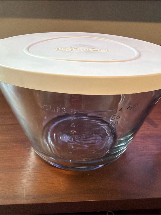Pampered Chef Other - Pampered Chef Clear Glass Mixing Bowl with Measuring Marks 8 cup w lid